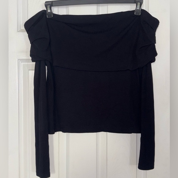 Topshop Tops - Topshop Black Ribbed Knit Off the Shoulder Top Size L